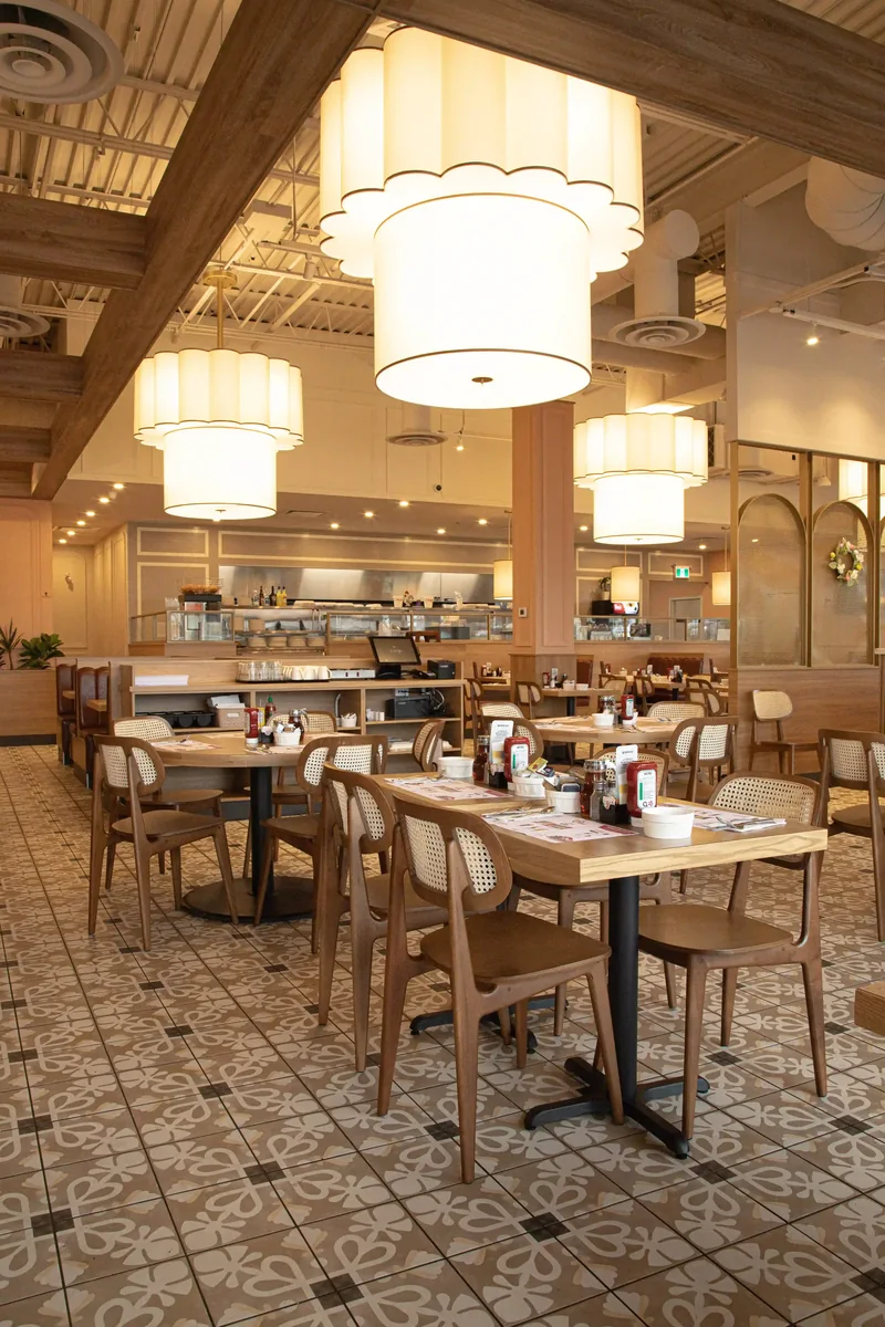 Petinos restaurant dining room interior Quebec, petinos locations